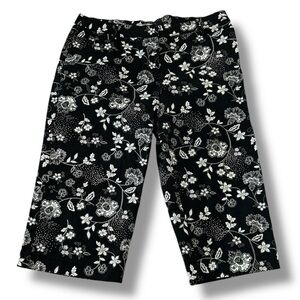 Briggs New York Floral Capris